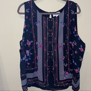 ELLE. short sleeve floral blouse.